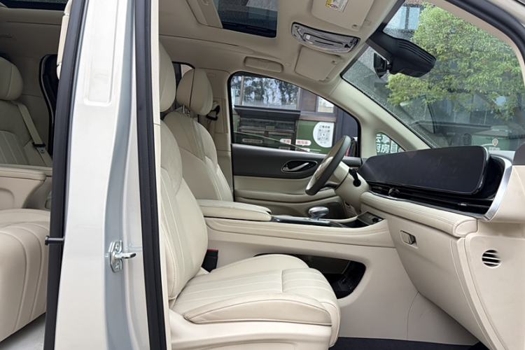 Used VOYAH Dream 2024 PHEV Extended-Range Premium Edition