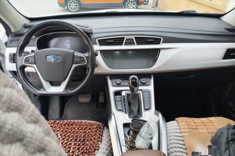 Used Geely Auto Emgrand X7 Sport 2018 1.8TD Automatic Two-Wheel Drive ZhiZun Model with 4G Connectivity