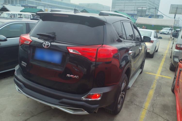 Used Toyota RAV4 2015 2.0L CVT Two-Wheel Drive Fashion Edition
