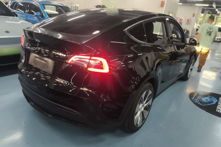 Used Tesla Model Y 2021 Long-Range All-Wheel-Drive Version