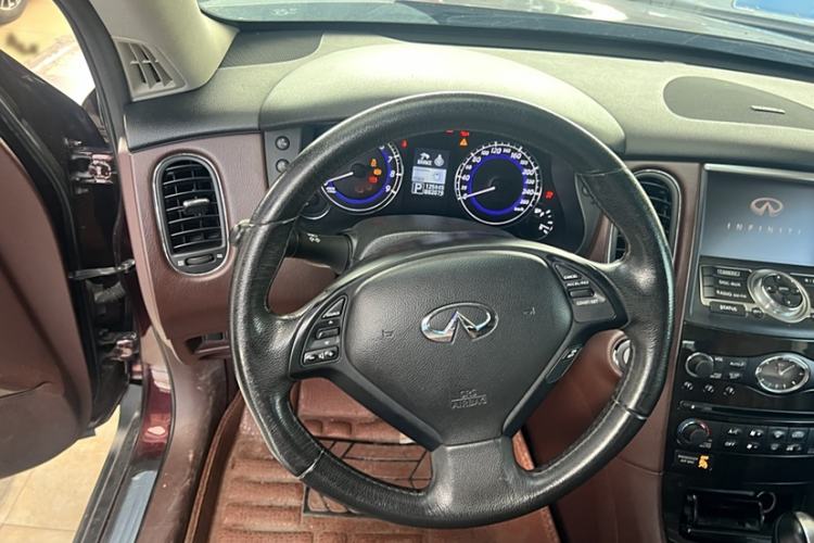 Used Infiniti QX50 2013 2.5L Two-Wheel-Drive Elegant Edition