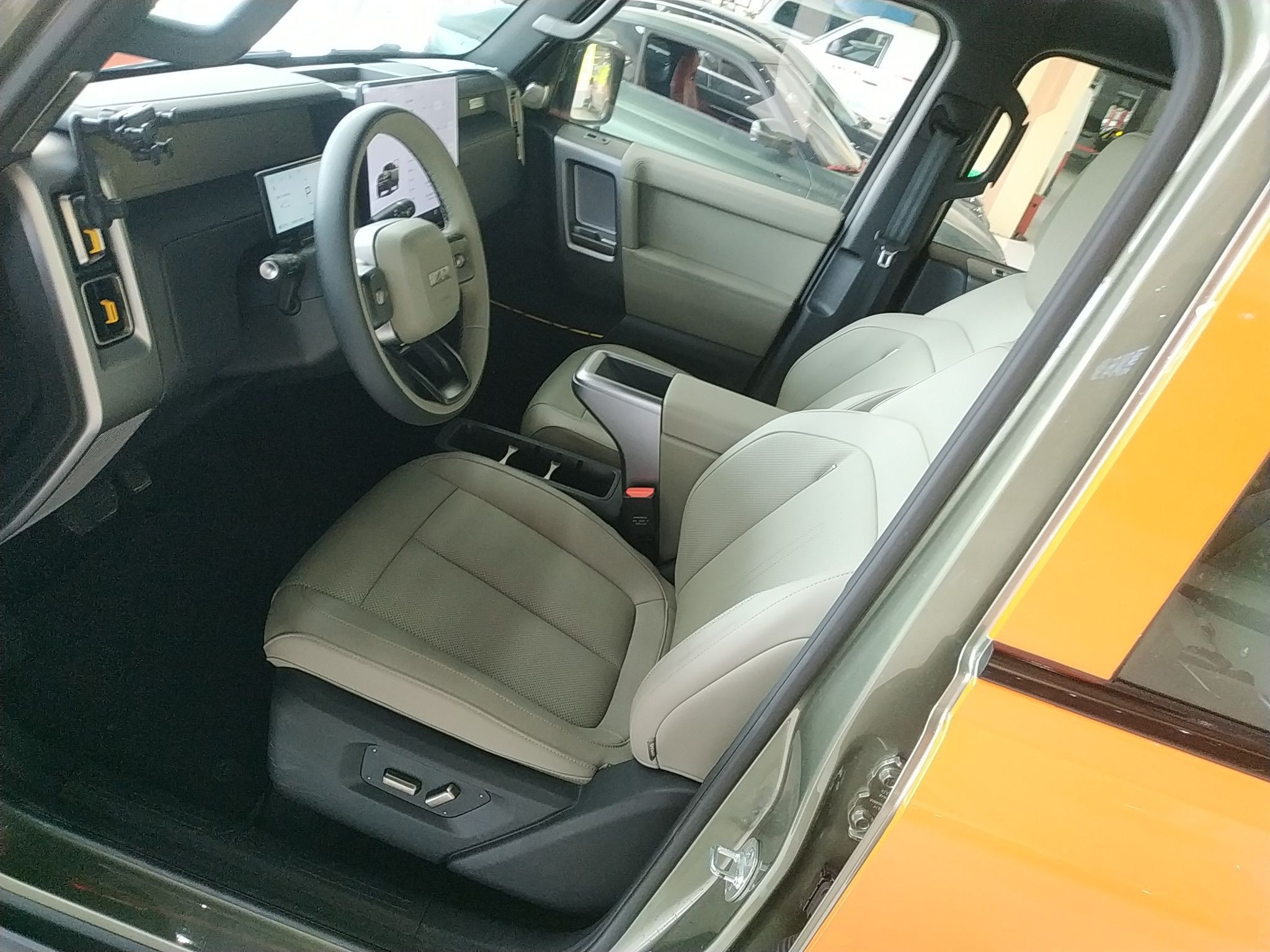 Переднее сиденье в автомобиле