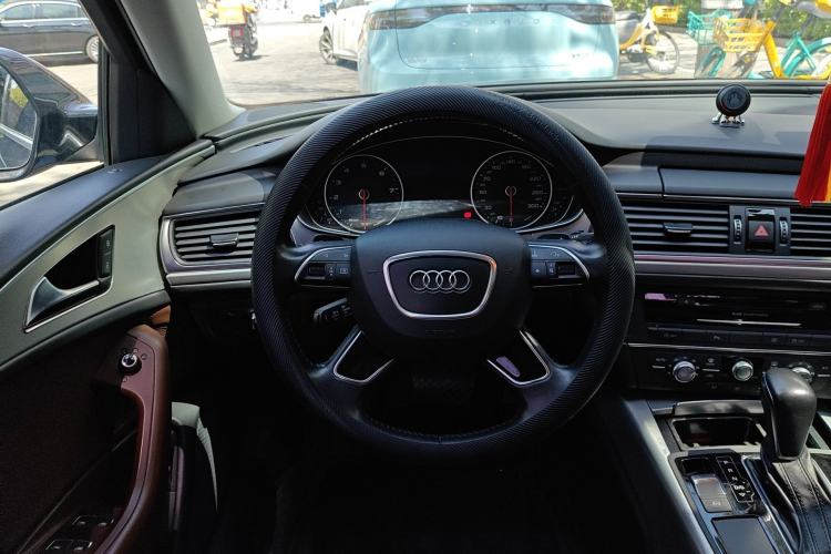 Used Audi A6L 2018 30th Anniversary Edition 35 TFSI Fashion Model Steering Wheel