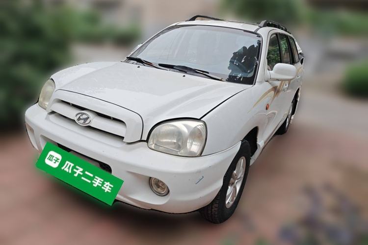 Used Huatai Santa Fe Classic 2012 2.0L Gasoline Manual Two-Wheel Drive with Sunroof
