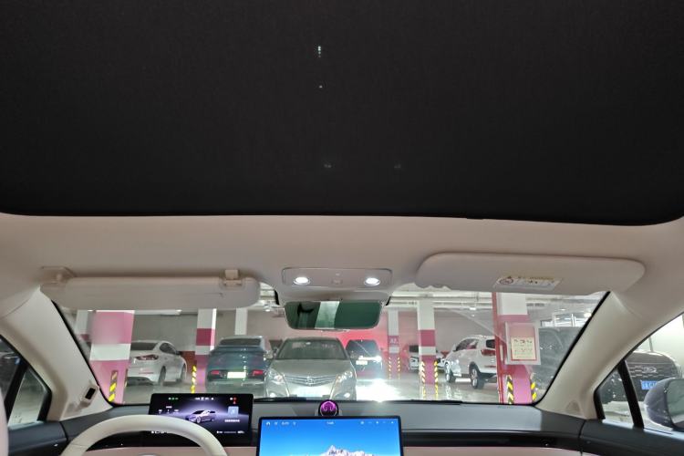 Used Hima Luxeed S7 2025 705 km Pro
