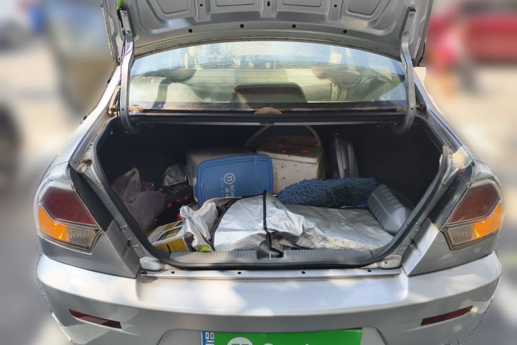 Used Soueast V3 Lingyue 2014 1.5L Manual Entry-Level Version Trunk