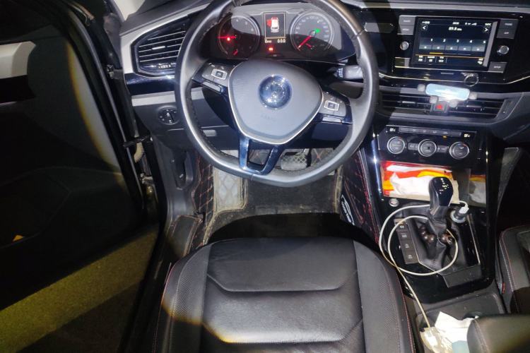 Used Volkswagen Tayron 2019 330TSI Two-Wheel Drive Luxury Model China VI Standard