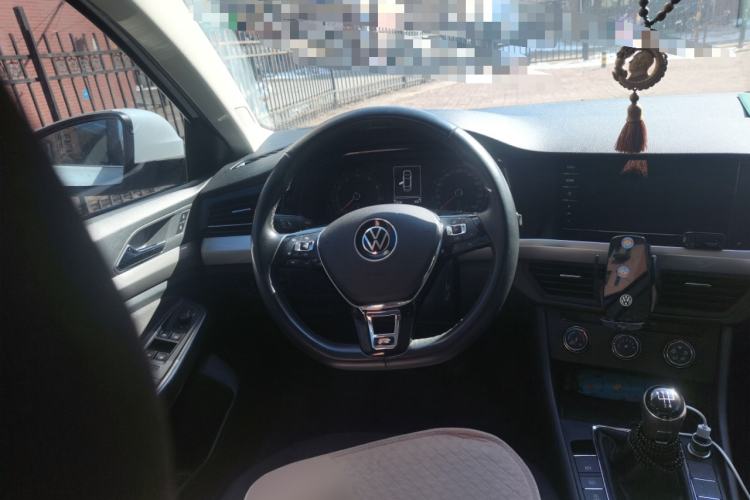 Used Volkswagen Bora 2020 1.5L Manual Fashion Edition
