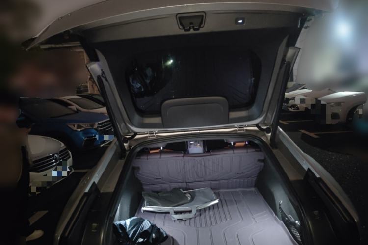 Used XPeng P7 2025 Model—702 Long Range Ultra Trunk