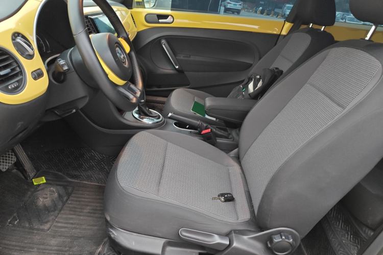 Used Volkswagen Beetle 2013 1.4TSI Fashion Edition Left Front Seat