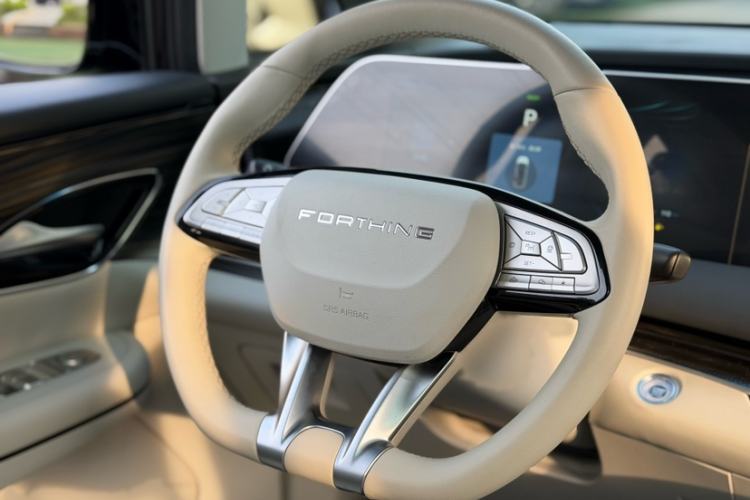 Used FORTHING Xinghai V9 2024 1.5TD 200km Qingyunti Series Premium Version Steering Wheel