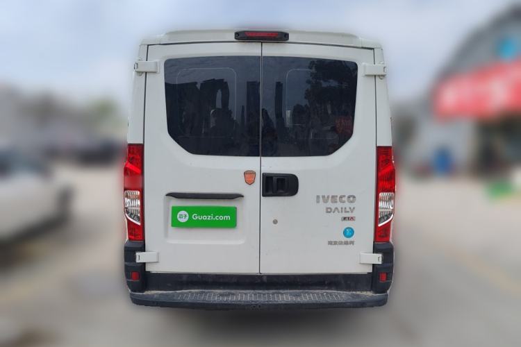 Used Iveco Eurocargo 2021 2.0T Manual Super-Rui Short Wheelbase Low-Roof Side-Hinged Door F1A