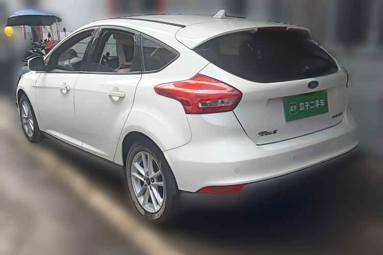 Used Ford Focus 2015 Hatchback 1.6L Manual Fashion Edition
