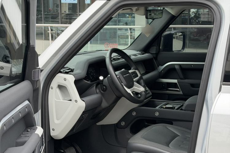 Used Land Rover Defender 2020 110 P400 Dark Special Edition Exterior 8