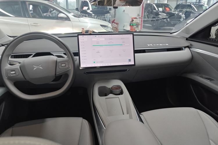 Used XPeng MONA M03 2025 600 with Ultra-Long Range Max Center Console