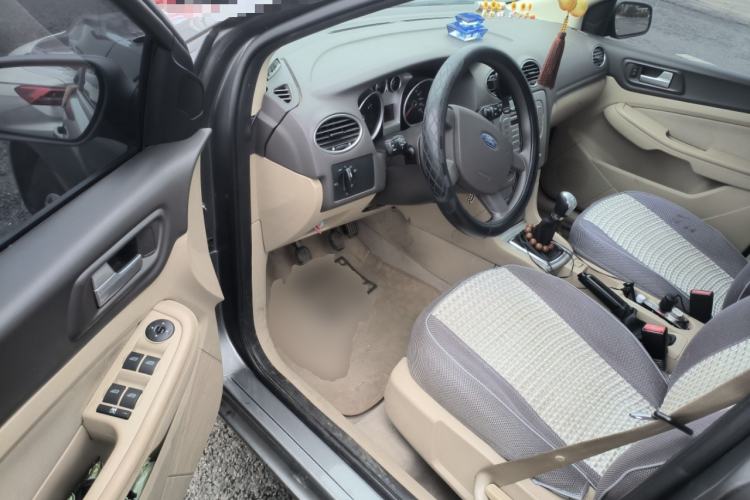 Used Ford Focus 2012 Sedan Classic 1.8L Manual Base Model