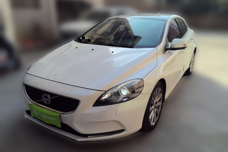 Used Volvo V40 2015 1.6T Zhiyi Edition