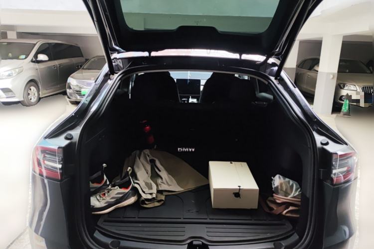 Used Tesla Model Y 2021 Long-Range All-Wheel-Drive Version Trunk