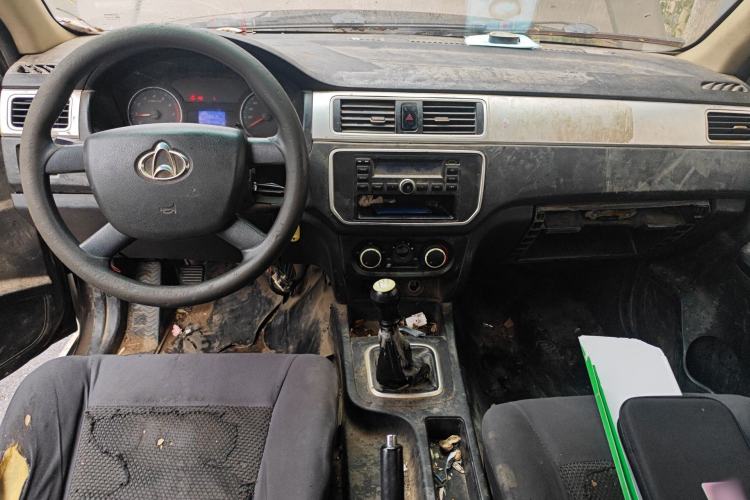 Used CHANGAN KAICHENG Shenqi F30 2018 1.5L Comfort Plus Long Wheelbase DAM15L Center Console