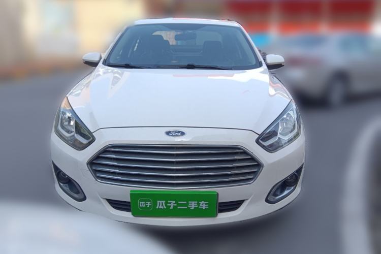 Used Ford Escort 2015 1.5L Automatic Fashion Model
