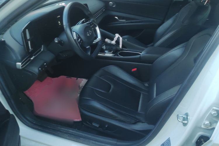 Used Hyundai Elantra 2021 1.5L CVT LUX Prestige Edition Left Front Seat