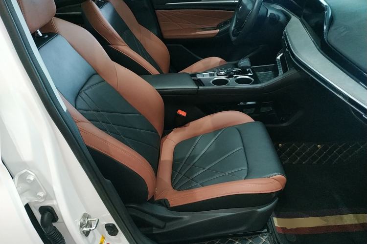 Used CHANGAN Eado 2023 Changan Edition PLUS Blue Whale NE 1.4T GDI DCT Prestige Version
