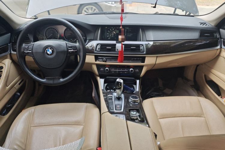 Used BMW 5 Series 2014 530Li Leading Model Center Console