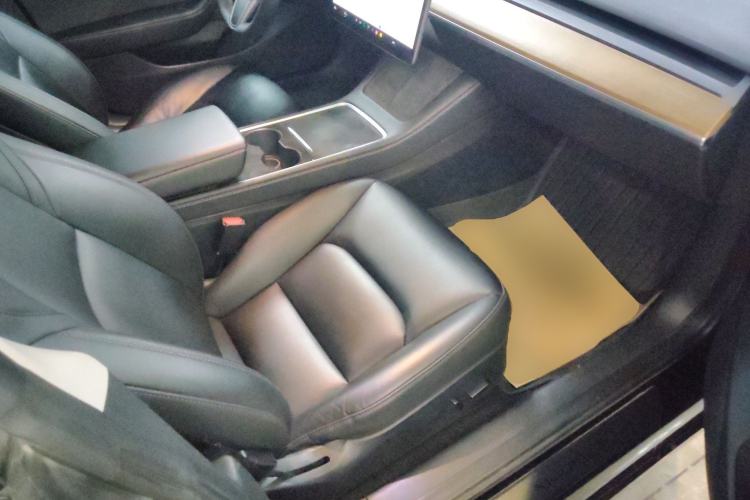 Used Tesla Model 3 2022 Rear-Wheel-Drive Version Right Front Seat