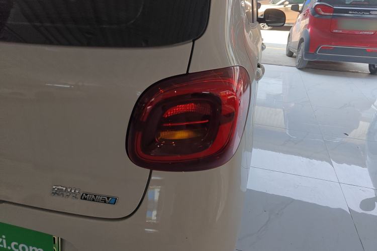 Used Wuling Hongguang MINIEV 2025 Four-Door Version Zhenxiang+ Edition Right Rear Taillight