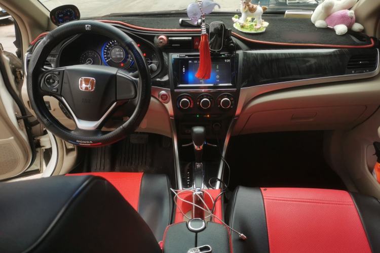 Used Honda Crider 2015 1.8L Automatic Ultra-Configured Limited Edition Center Console