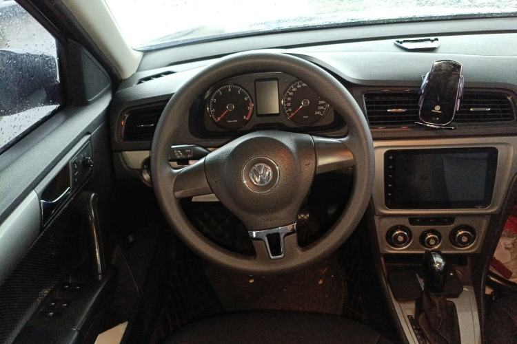 Used Volkswagen Lavida 2013 Revised Classic 1.6L Automatic Fashion Edition