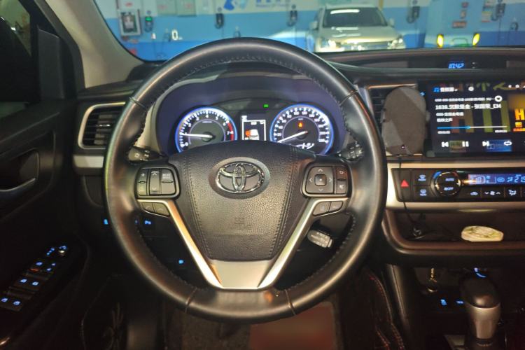 Used Toyota Highlander 2018 2.0T Four-Wheel Drive Prestige Version 7 Seats China V Emission Standard