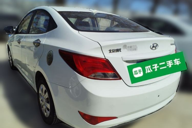 Used Hyundai Verna (older generation) 2014 1.4L Manual Smart GLS Trim Rear Left 45 Deg