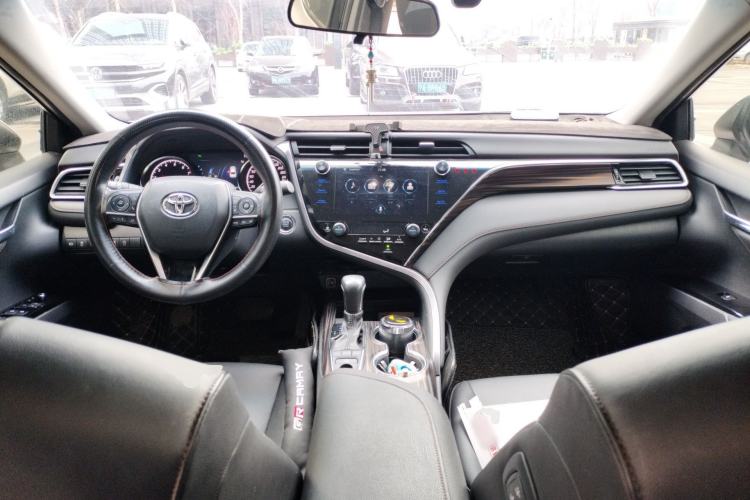 Used Toyota Camry 2019 2.5G Luxury Edition China VI Standard Center Console