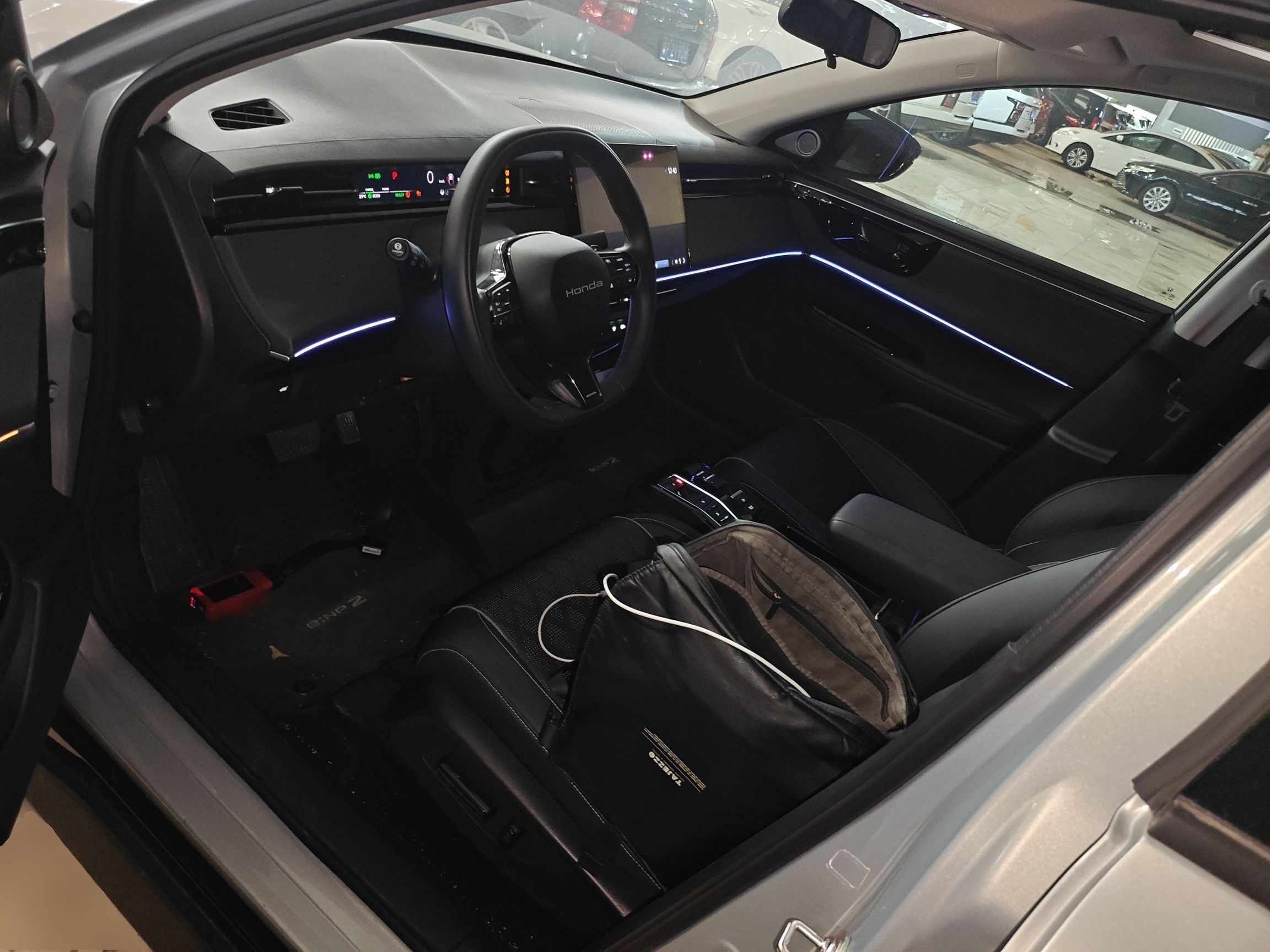 Переднее сиденье в автомобиле