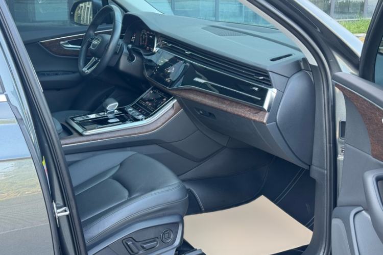 Used Audi Q7 2021 55 TFSI quattro S line Sport model