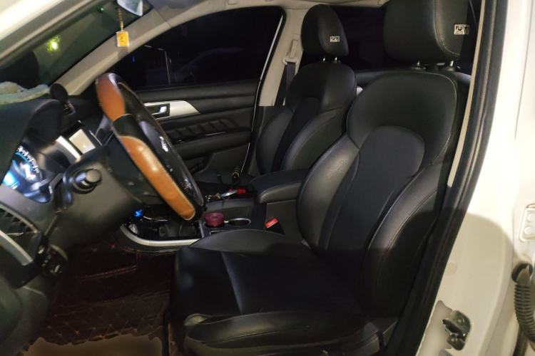 Used Haval H2 2016 Red-Label 1.5T Manual Two-Wheel Drive Luxury Model
