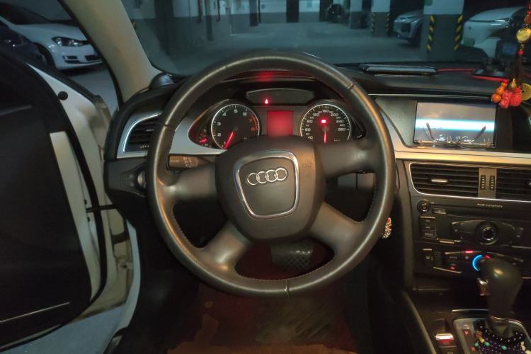 Used Audi A4L 2012 1.8 TFSI Automatic Comfort Model
