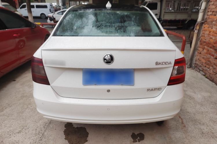 Used Skoda Rapid 2015 1.6L Manual Smart Selection Model
