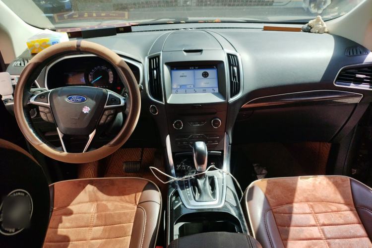 Used Ford Edge 2018 EcoBoost 245 Two-Wheel-Drive Titanium 7-Seater China V Standard Center Console