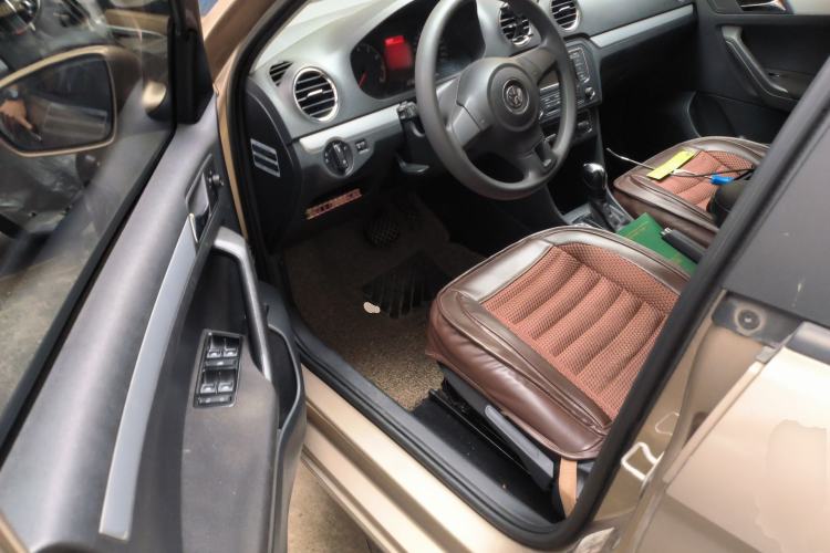 Used Volkswagen Jetta 2015 Value Edition 1.6L Automatic Comfort Version Driver Seat