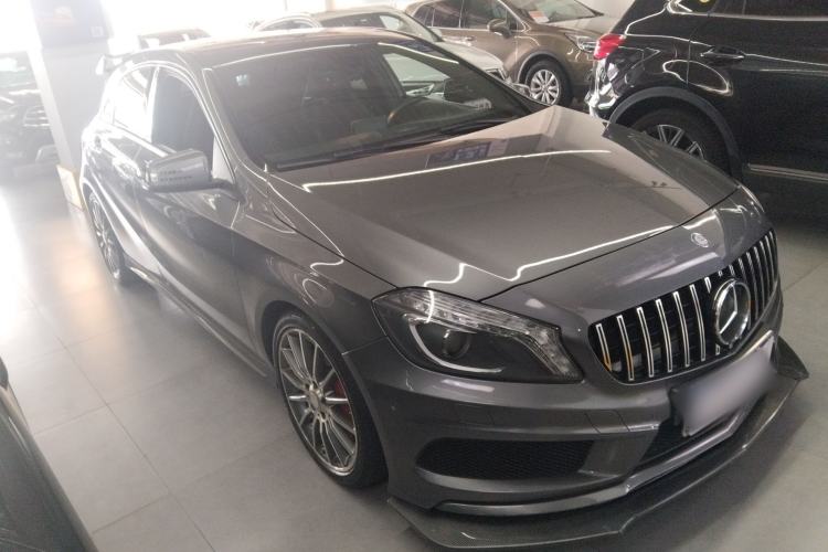 Used Mercedes-Benz A-Class 2015 A 200 Sport Edition Front Right 45 Deg