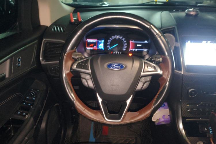 Used Ford Edge 2016 EcoBoost 245 Two-Wheel-Drive Titanium 7-Seater
