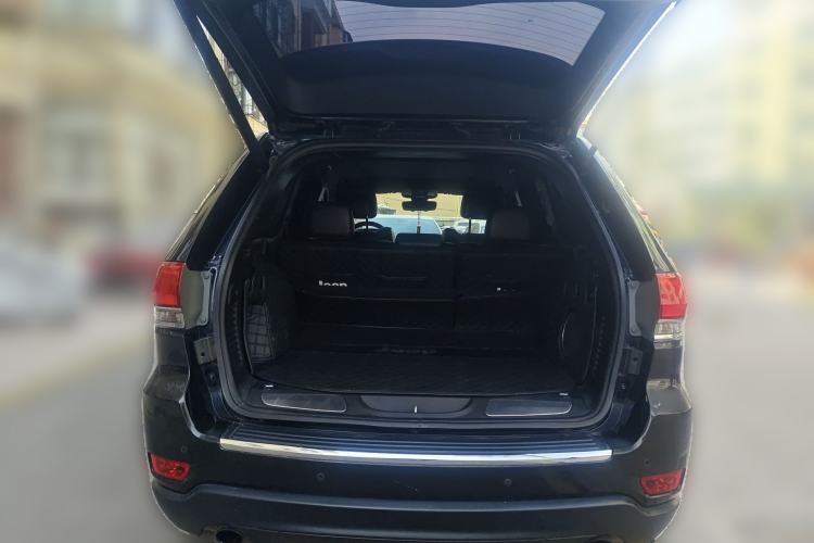 Used Jeep Grand Cherokee  Trunk