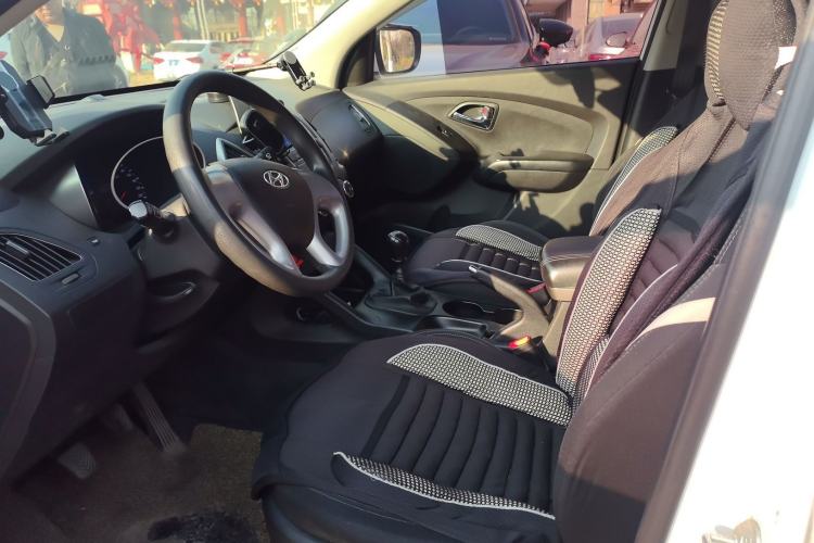 Used Hyundai ix35 2015 2.0L Manual Two-Wheel Drive Comfort Version China V Standard

