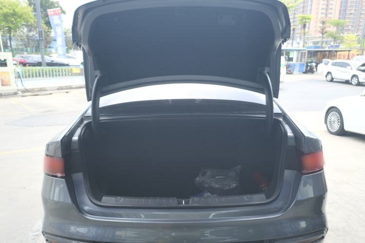 Used BYD Qin PLUS 2024 HONOR Edition DM-i 55KM Beyond Model
