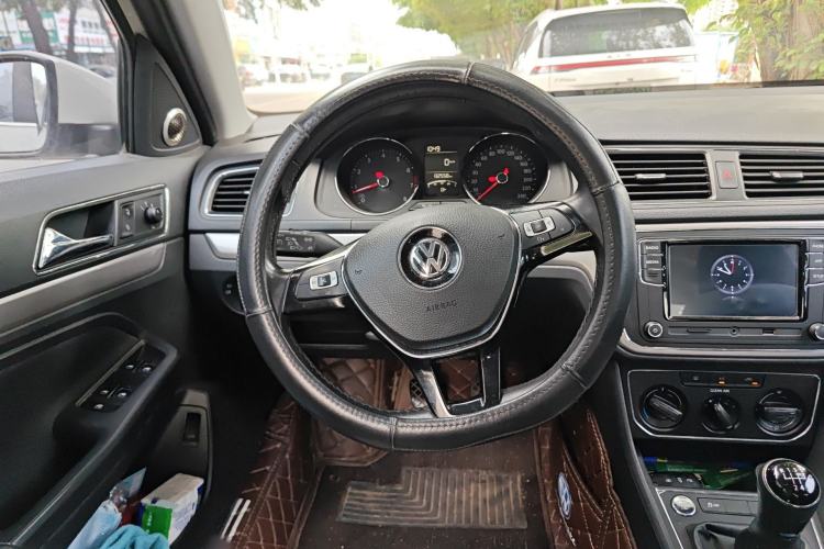 Used Volkswagen Lavida 2017 1.6L Manual Comfort Edition Steering Wheel
