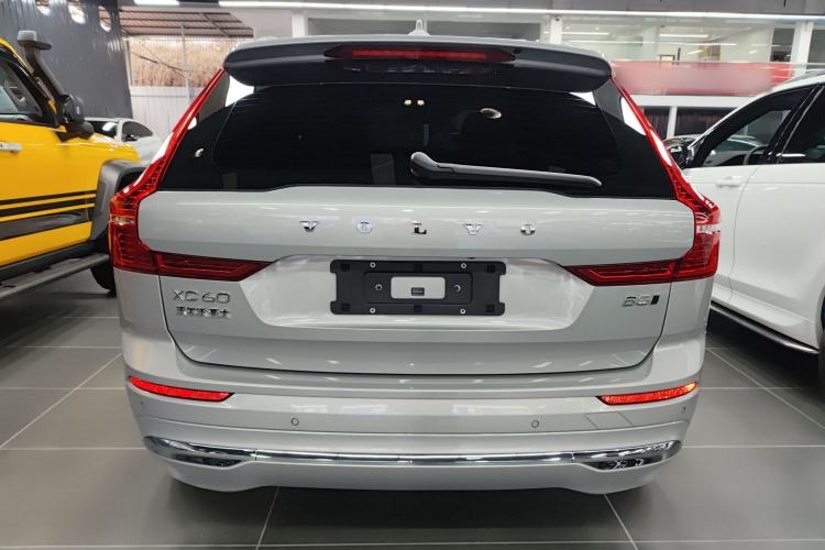 Used Volvo XC60 2023 B5 4x4 Smart Luxury Edition