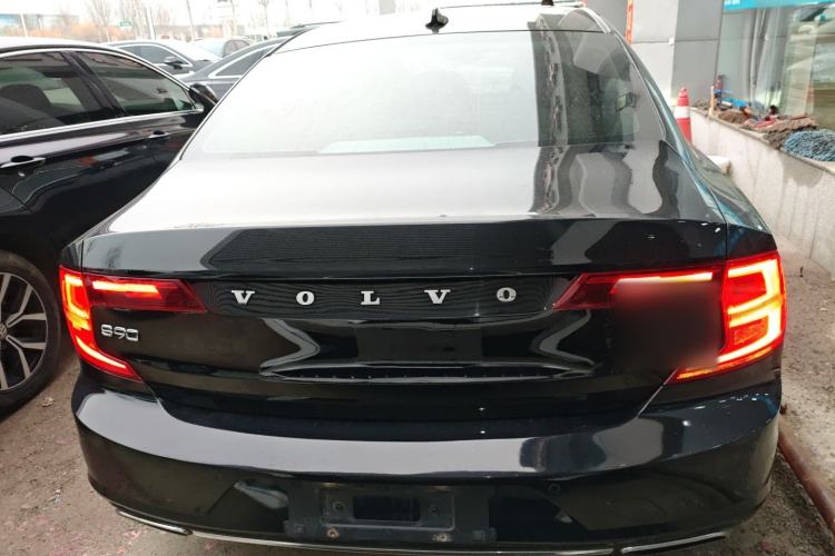 Used Volvo S90 2018 T4 Zhiyuan Edition
