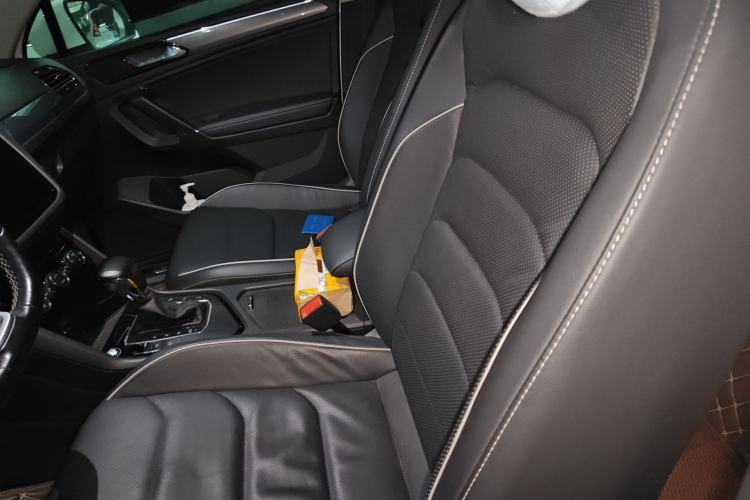 Used Volkswagen Tiguan L 2019 330TSI Automatic Two-Wheel Drive R-Line Flagship Model China VI Standard
